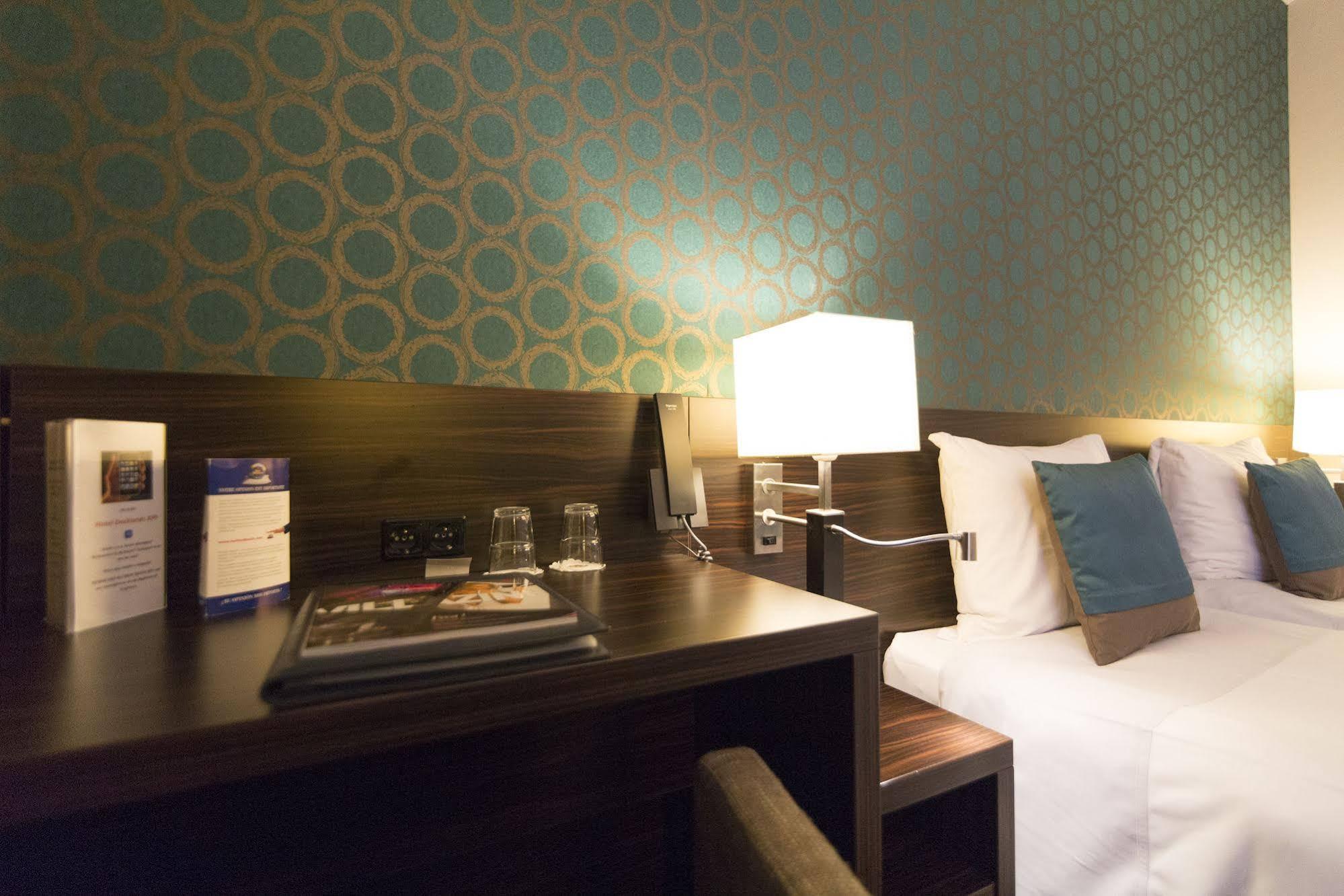 Hotel Docklands Антверпен Экстерьер фото